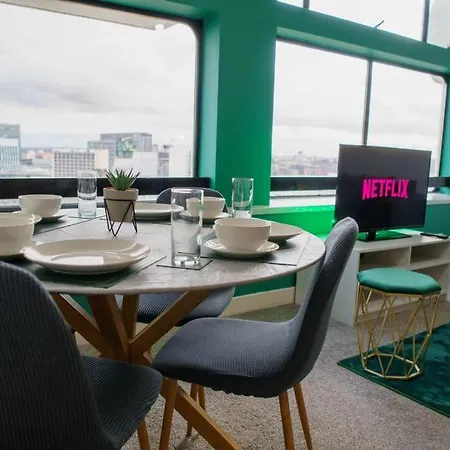 Manchester City Centre Apartment, Skyline View Exterior photo